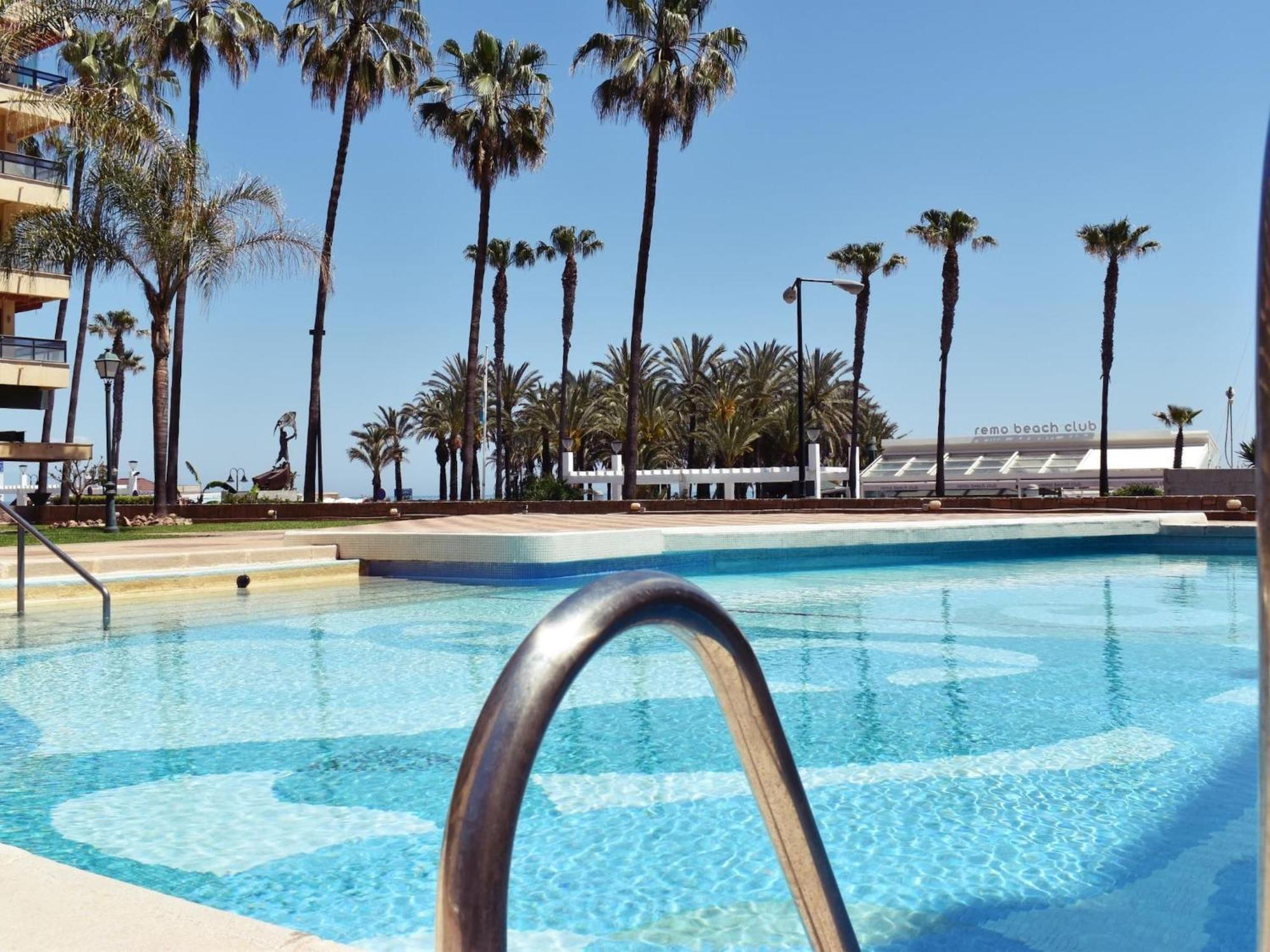 Luminoso Apartamento De 3 Dormitorios A Pie De Playa En Torremolinos Esterno foto