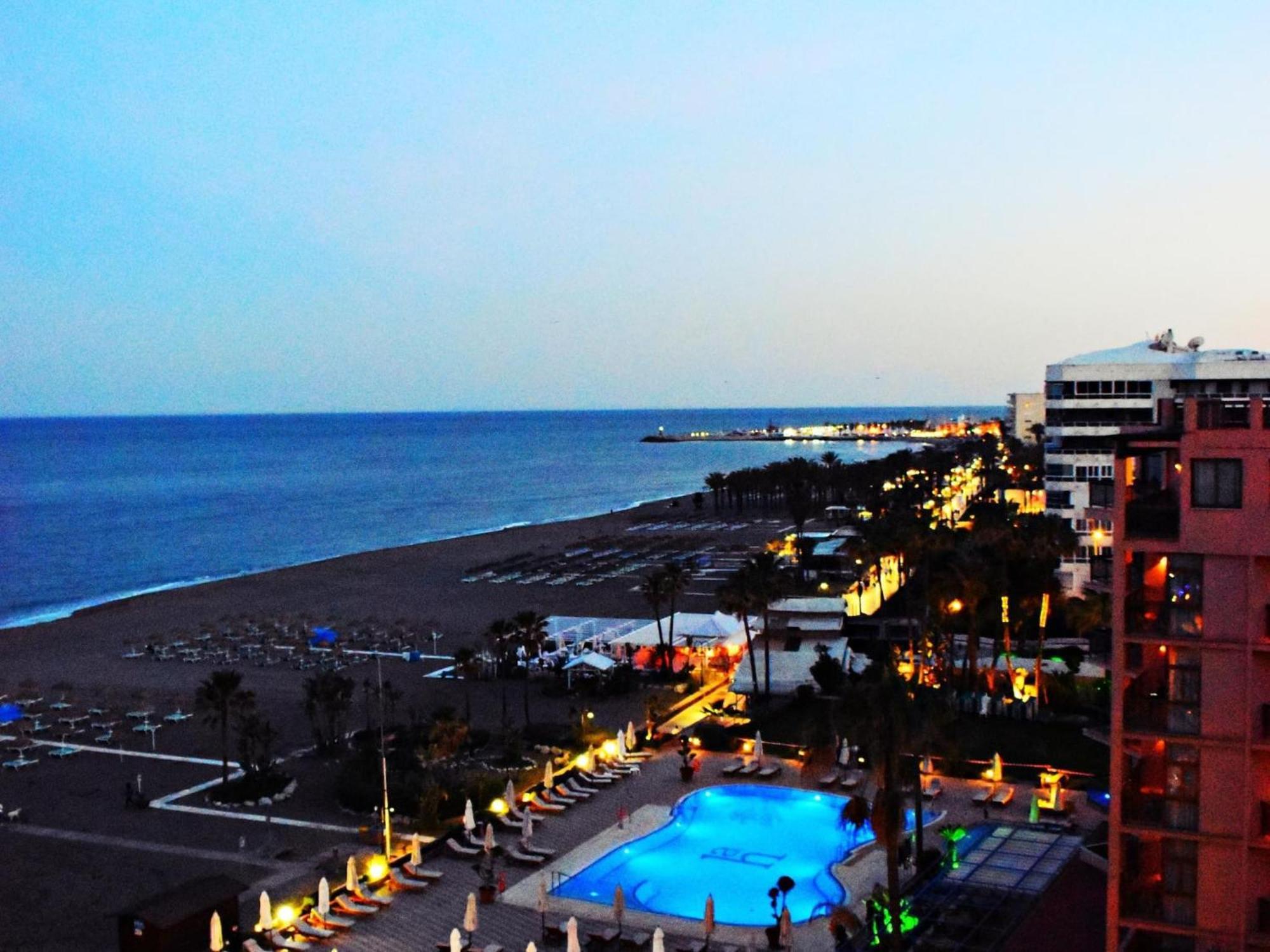 Luminoso Apartamento De 3 Dormitorios A Pie De Playa En Torremolinos Esterno foto