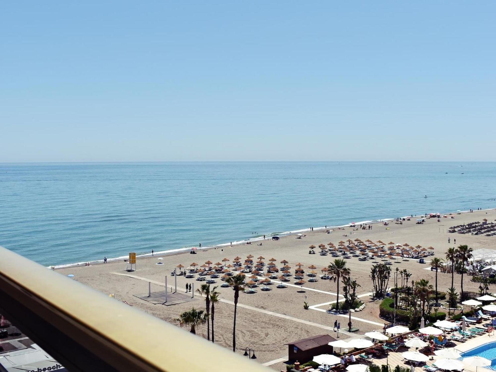 Luminoso Apartamento De 3 Dormitorios A Pie De Playa En Torremolinos Esterno foto